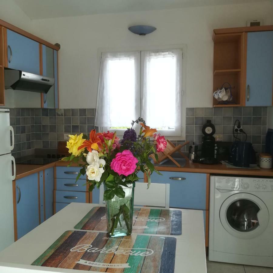 3 indépendants dans villa avec piscine terrasse, jardin, parking clos, wifi Meyreuil Exterior foto
